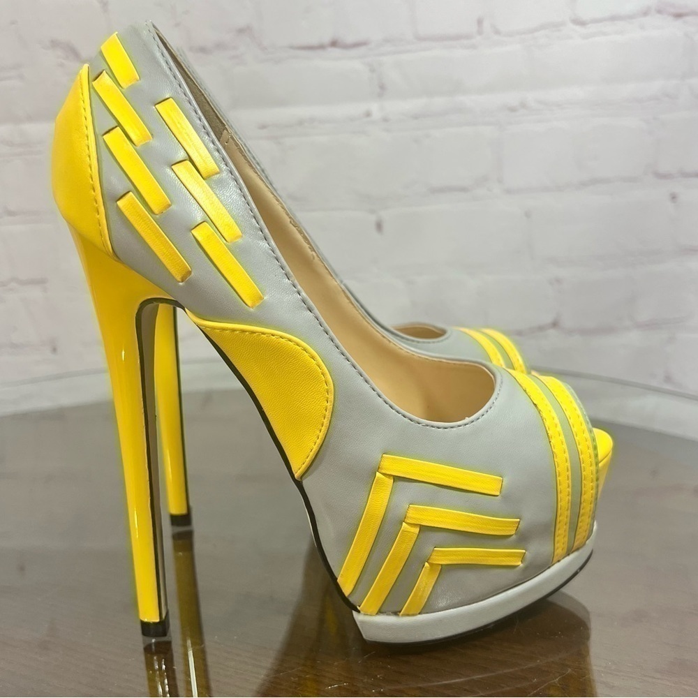 BEAU & ASHE super sexy sky high 6” heels with 2” platforms Yellow & Grey 6 Euc - Picture 15 of 16